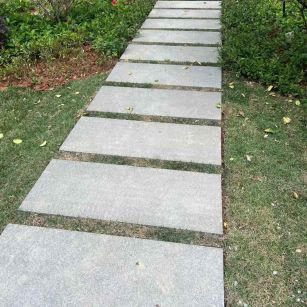 柳州 芝麻黑小区踏步、汀步石铺装效果