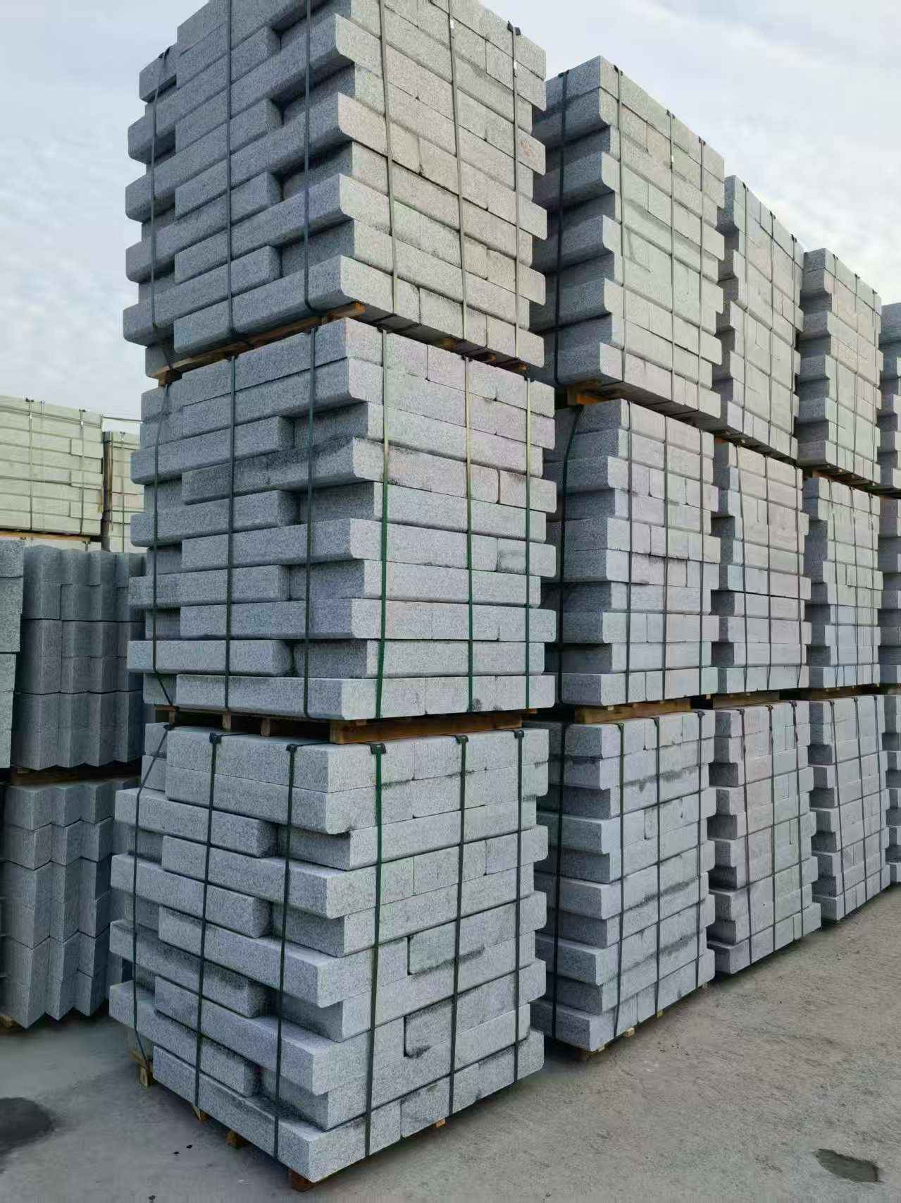 柳州 路沿石（路侧石），颜色一致，尺寸标准