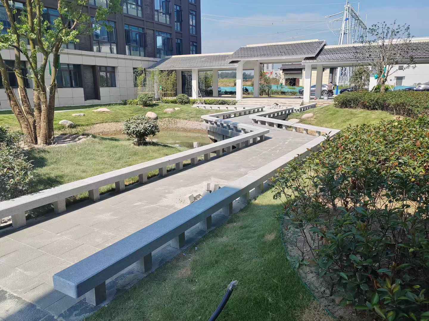 柳州 芝麻灰小区坐凳&栏杆安装效果