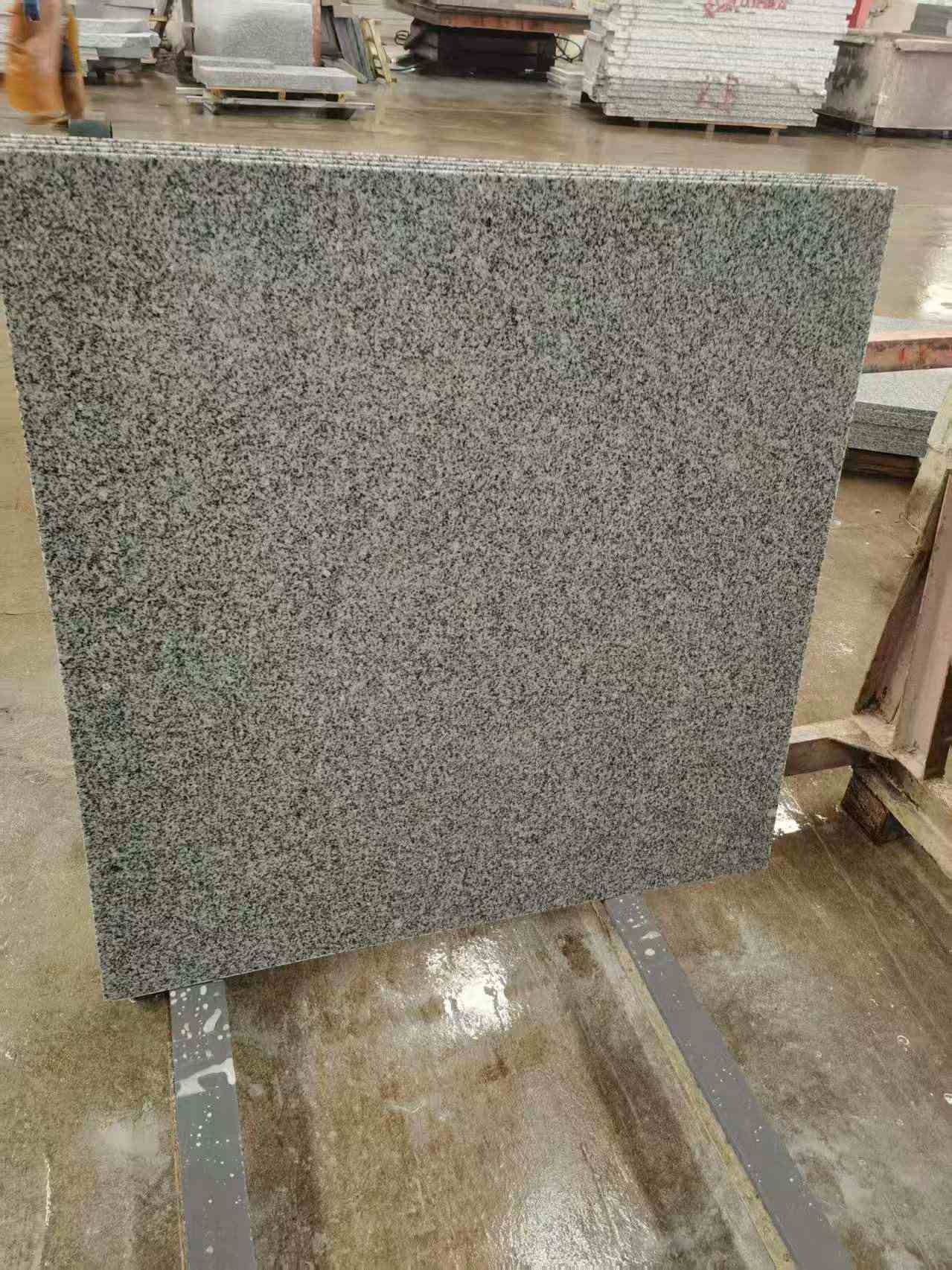 柳州 芝麻白光面900*900，高地铁标准