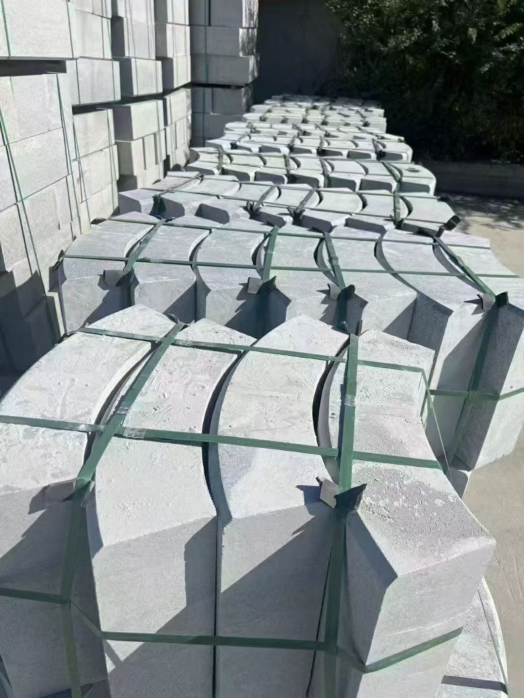 柳州 芝麻灰弧形路沿石