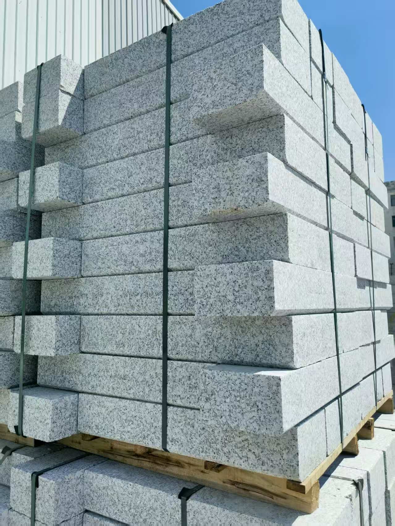 柳州 路沿石颜色均匀、尺寸标准