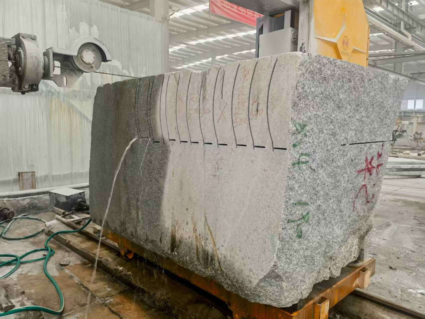 柳州 602，大花芙蓉白，绳锯加工弧形路沿石