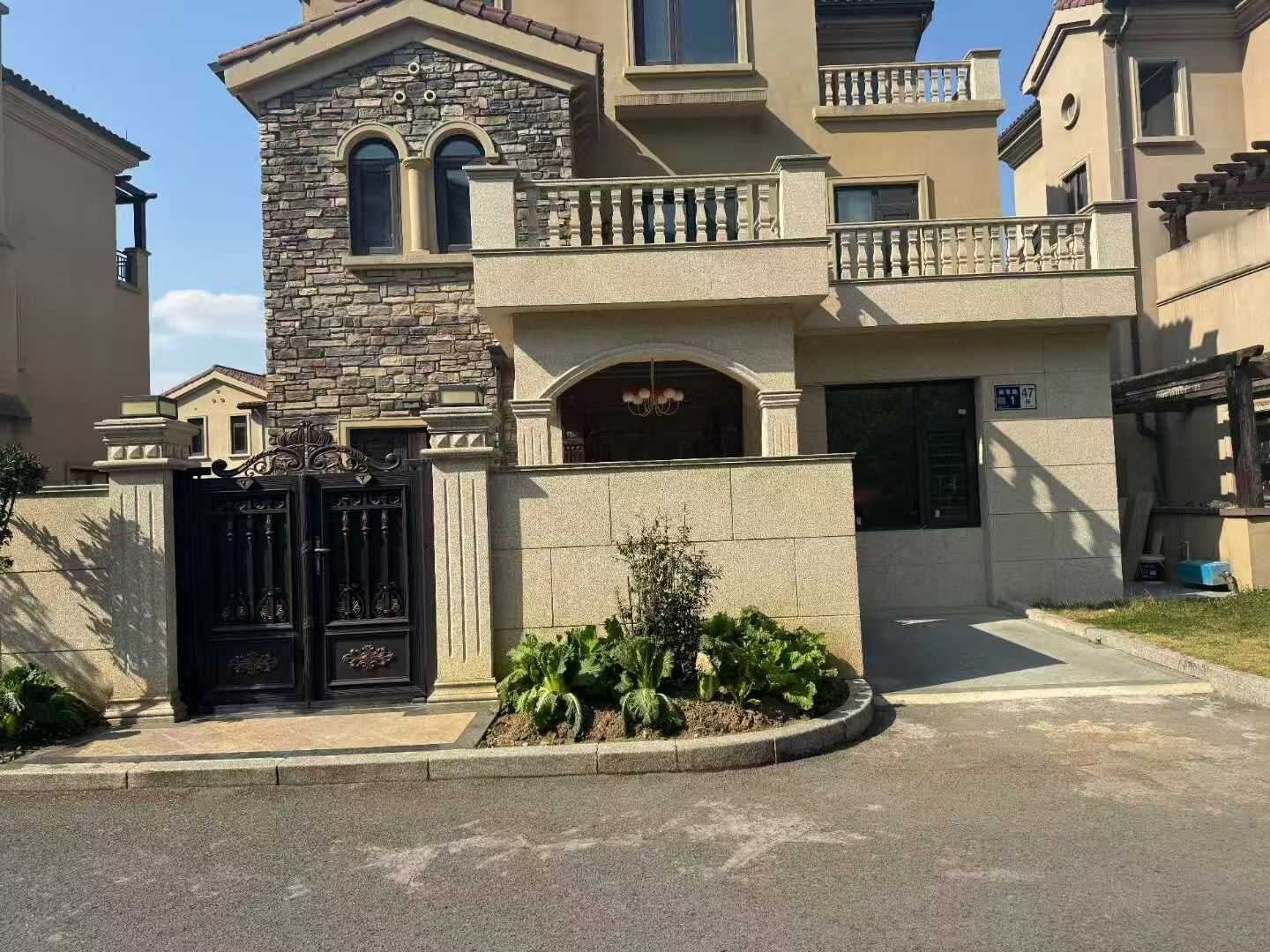 柳州黄金麻别墅干挂效果展示