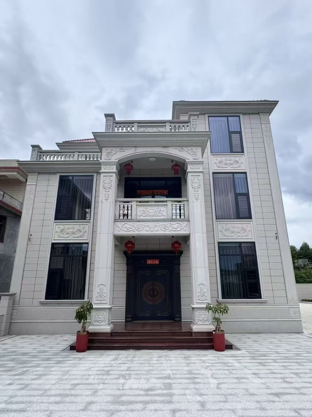 柳州 芝麻白石材别墅干挂案例展示