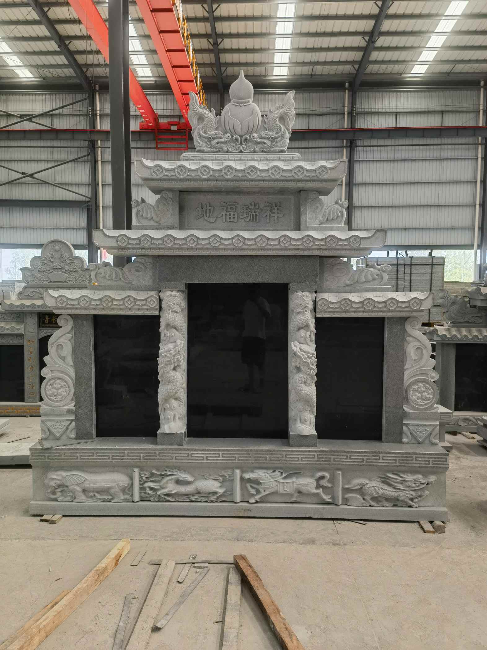 柳州 芝麻灰高档墓碑、土墓，一套也支持定做