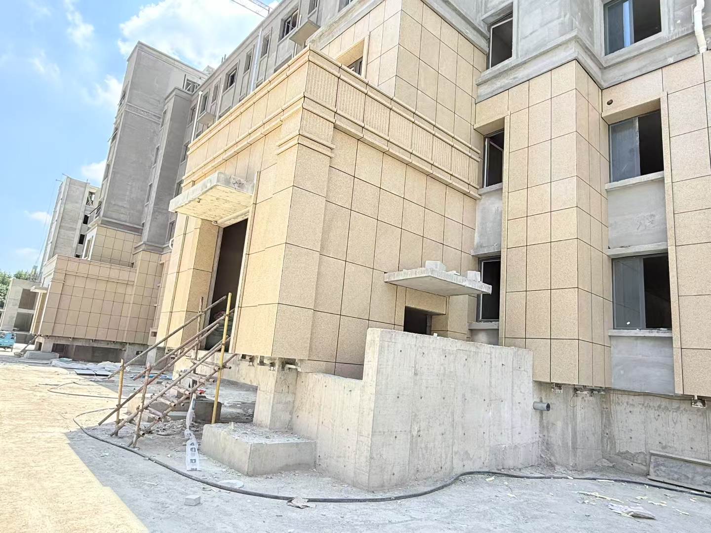 柳州 黄金麻干挂，工地实拍