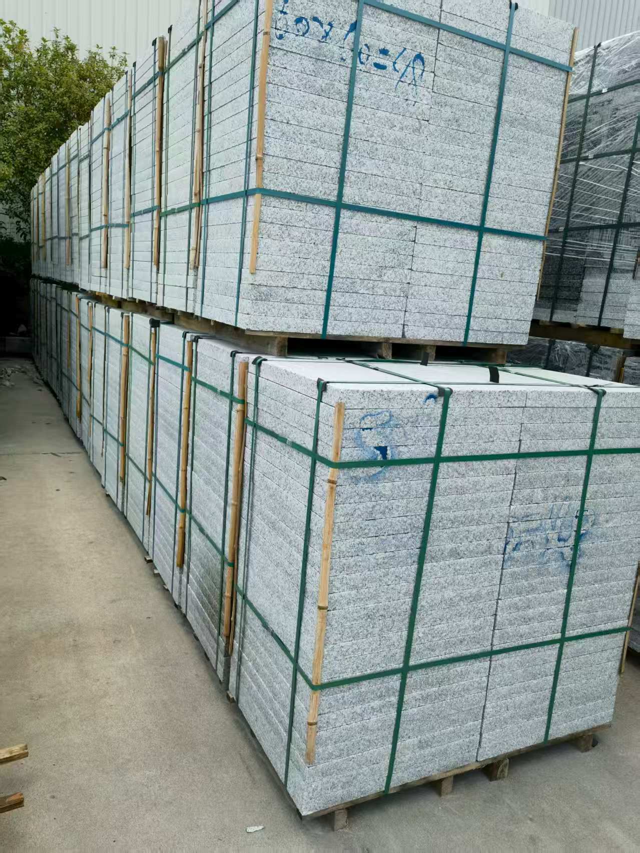 柳州 大花芙蓉白火烧成品，市政园林广场地铺石