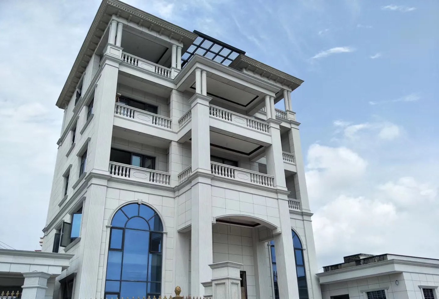 柳州芝麻白别墅干挂效果展示