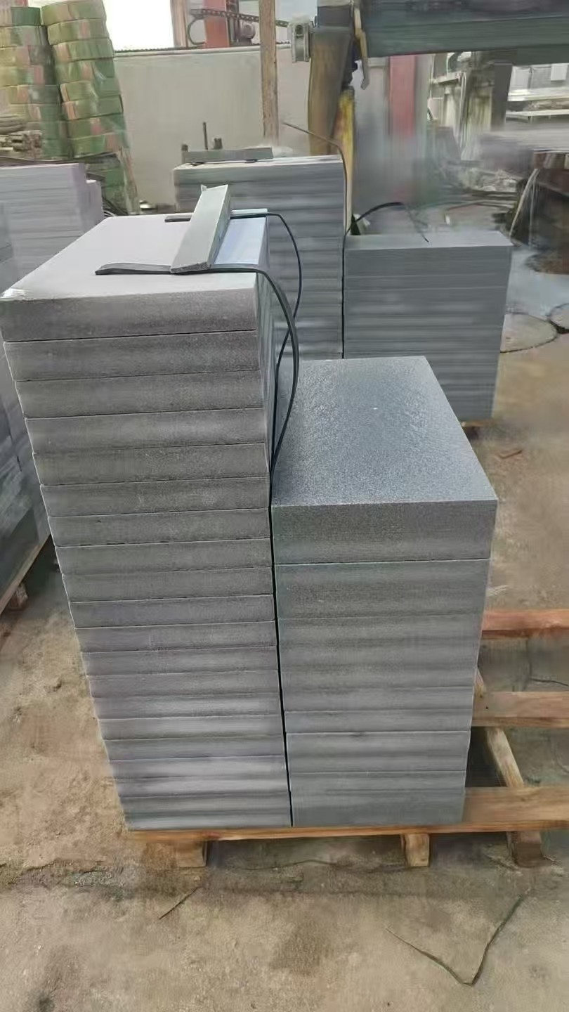 柳州 芝麻灰火烧面300*600*50地铺石材